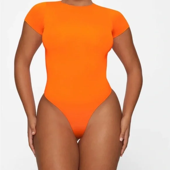 SKINS NWOT Essential T -Shirt Bodysuit - Sienna - Picture 3 of 4